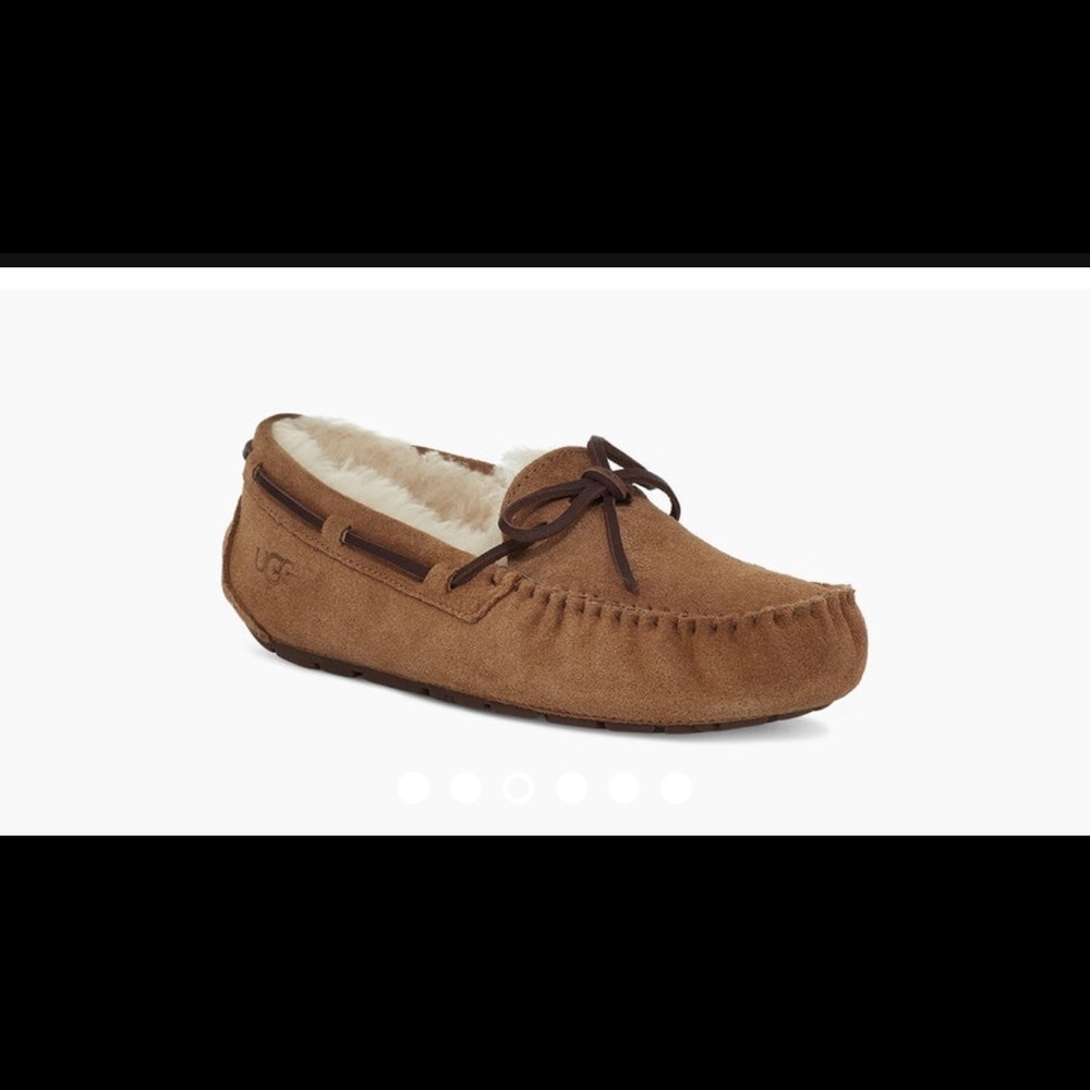 Ugg Dakota moccasins size 5!